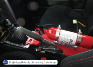 10 vật dụng khẩn cấp cần có trong ô tô của bạn