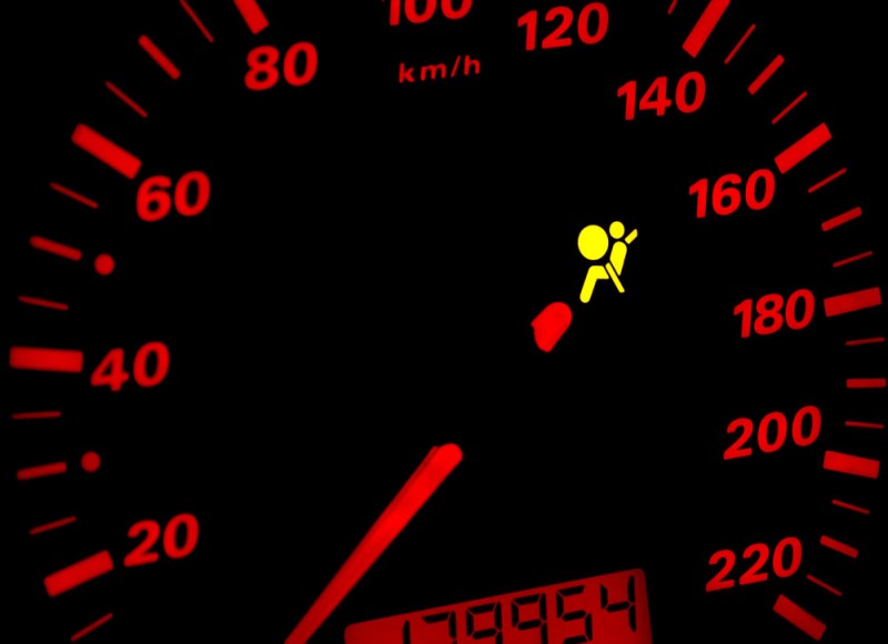 8 loại đèn cảnh báo nguy hiểm trên ô tô bật sáng bạn không nên bỏ qua   phutung1988com