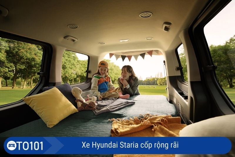 khoang hành khách rộng rãi Hyundai Staria